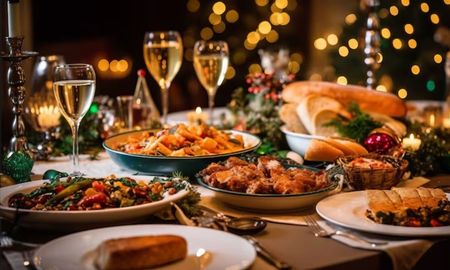 Alimentación en las fiestas: cómo disfrutar sin caer en excesos y generar hábitos alimenticios sanos. Alimentación en las fiestas: cómo disfrutar sin caer en excesos y generar hábitos alimenticios sanos.