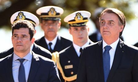 El ministro de Justicia de Brasil, el ex juez Sérgio Moro, renunció este viernes al cargo tras acusar al presidente Jair Bolsonaro de querer intervenir la Policía Federal. El ministro de Justicia de Brasil, el ex juez Sérgio Moro, renunció este viernes al cargo tras acusar al presidente Jair Bolsonaro de querer intervenir la Policía Federal.