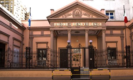 Este lunes, 19 de agosto, las clases del nivel inicial y primario de la escuela Dante Alighieri de la ciudad de Santa Fe, fueron suspendidas. Este lunes, 19 de agosto, las clases del nivel inicial y primario de la escuela Dante Alighieri de la ciudad de Santa Fe, fueron suspendidas.