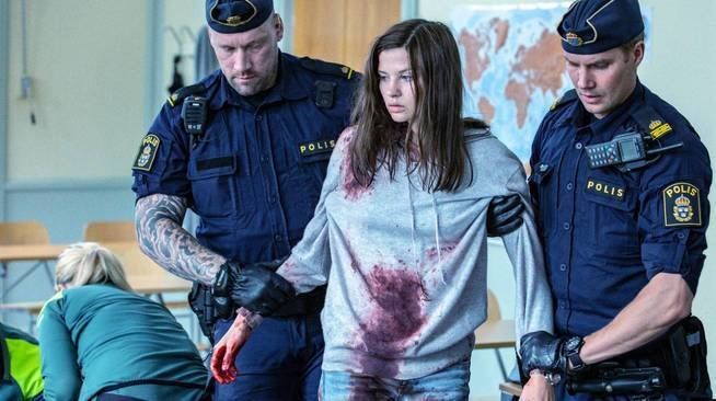 Análisis de Arena Movedizas, la serie de Netflix que trata sobre un atroz tiroteo escolar