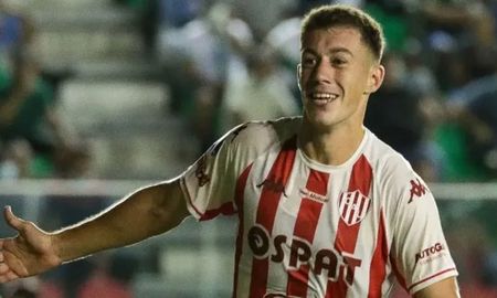 Mariano Peralta Bauer, delantero de Unión de Santa Fe. Mariano Peralta Bauer, delantero de Unión de Santa Fe.