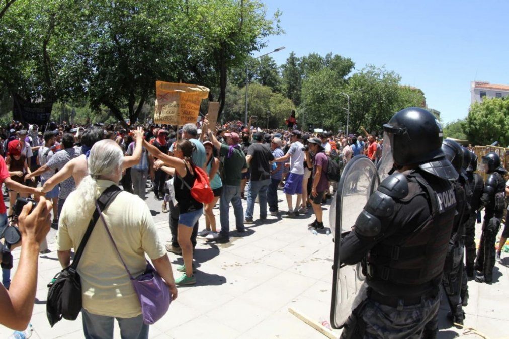 Represi&oacute;n en Mendoza