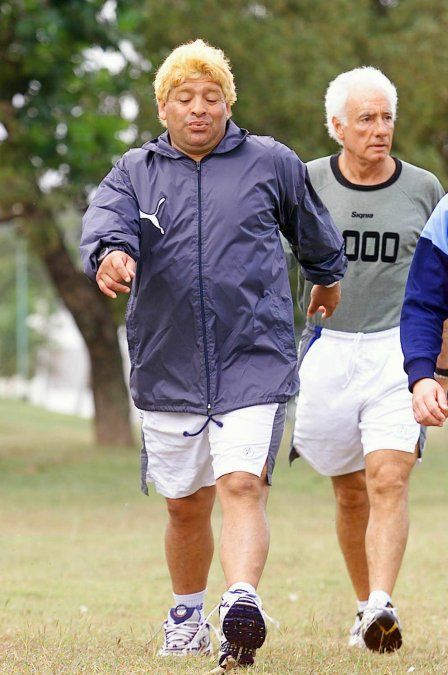 Maradona junto a Coppola en Cuba, cuando el astro del fútbol se internó para desintoxicarse de las drogas. 