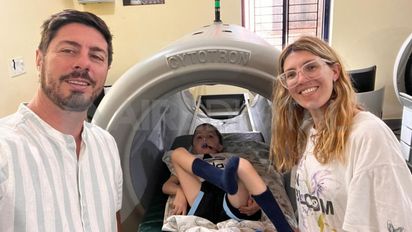 Augusto y su viaje de esperanza a la India: una madre, un desafío y la lucha por una mejor vida