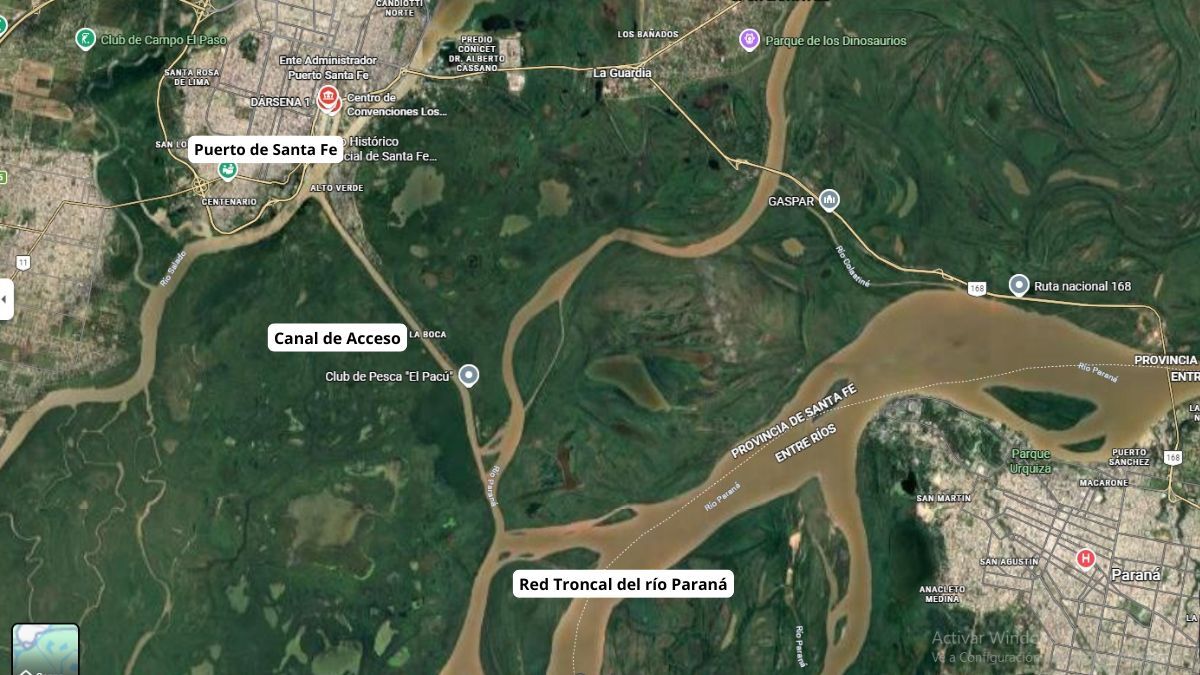 El mantenimiento del ancho y profundidad del Canal de Acceso al Puerto de Santa Fe, será fundamental para desarrollar un mayor movimiento de barcazas. El mantenimiento del ancho y profundidad del Canal de Acceso al Puerto de Santa Fe, será fundamental para desarrollar un mayor movimiento de barcazas.