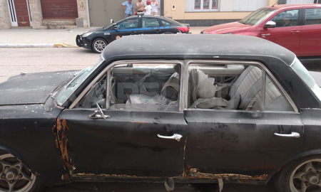 Amigos del joven asesinado en San Jerónimo Norte le prendieron fuego al auto del presunto homicida. Amigos del joven asesinado en San Jerónimo Norte le prendieron fuego al auto del presunto homicida.