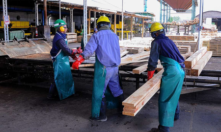 La entrada en vigencia plena de la Ley 27.802 de reforma laboral este viernes 1° de mayo, en coincidencia con el Día del Trabajador, instala una paradoja difícil de ignorar. La entrada en vigencia plena de la Ley 27.802 de reforma laboral este viernes 1° de mayo, en coincidencia con el Día del Trabajador, instala una paradoja difícil de ignorar.