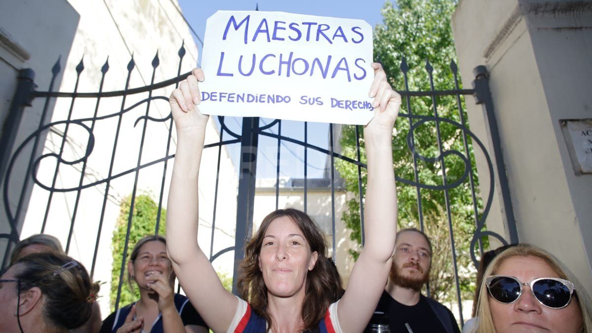 Multitudinaria movilización de docentes en la primera jornada de paro