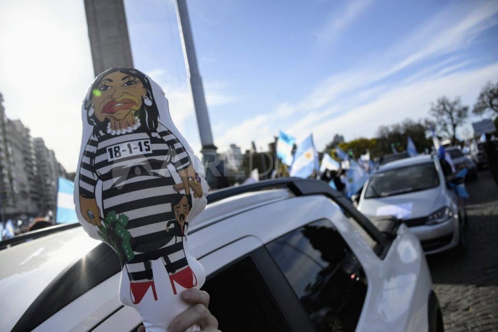 "Dan ganas de agarrar un camión y jugar al bowling por la 9 de Julio, no te das una idea", dijo Brieva en referencia a los manifestantes.