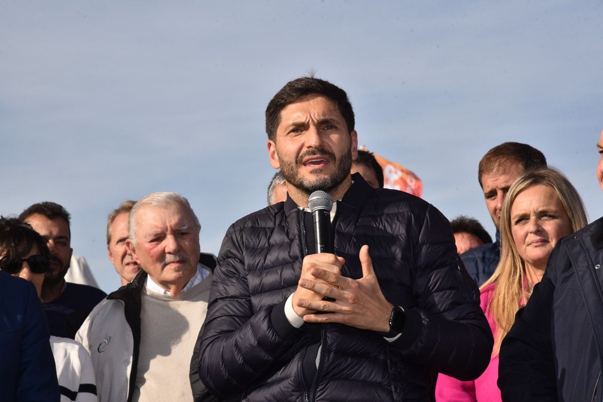 “Que el presidente venga a ver la muestra de la maquinaria agrícola es un buen síntoma”, dijo el gobernador Pullaro sobre la visita de Milei a Agroactiva. “Que el presidente venga a ver la muestra de la maquinaria agrícola es un buen síntoma”, dijo el gobernador Pullaro sobre la visita de Milei a Agroactiva.