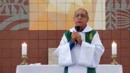 El sacerdote Ant&ocirc;nio Firmino Lopes Lana, de la parroquia de Sao Joao Batista, se mostr&oacute; muy molesto con los fieles que no asisten a misa. Mir&aacute; el video. &nbsp;