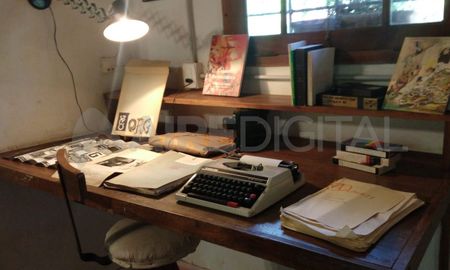 El Ministerio de Cultura provincial conformó el Archivo Fernando Birri, en la casa del cineasta santafesino. El Ministerio de Cultura provincial conformó el Archivo Fernando Birri, en la casa del cineasta santafesino.