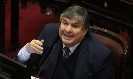 José Mayans puso en duda los votos del Frente de Todos en elSenado para el acuerdo con el FMI. José Mayans puso en duda los votos del Frente de Todos en elSenado para el acuerdo con el FMI.