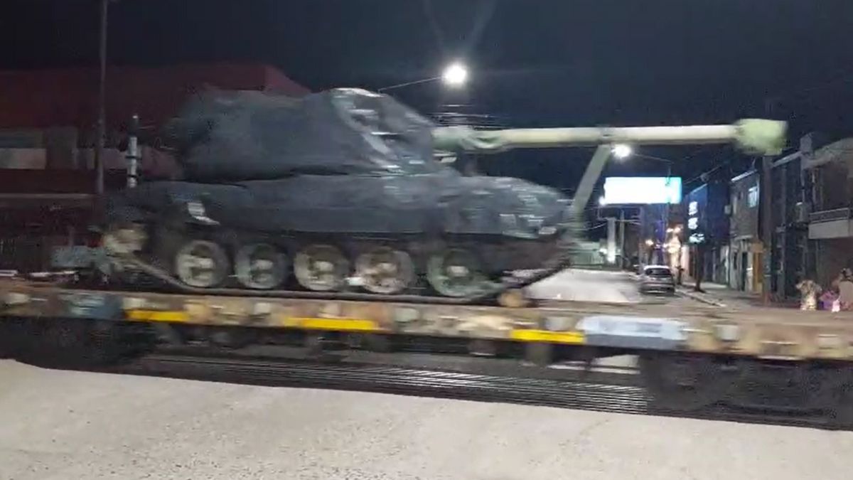 Un enorme convoy militar con más de 80 vehículos atravesó Coronda con destino a Chaco