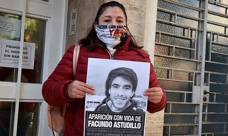 Cristina Castro, la mamá de Facundo Astudillo, pidiendo justicia por su hijo. Cristina Castro, la mamá de Facundo Astudillo, pidiendo justicia por su hijo.