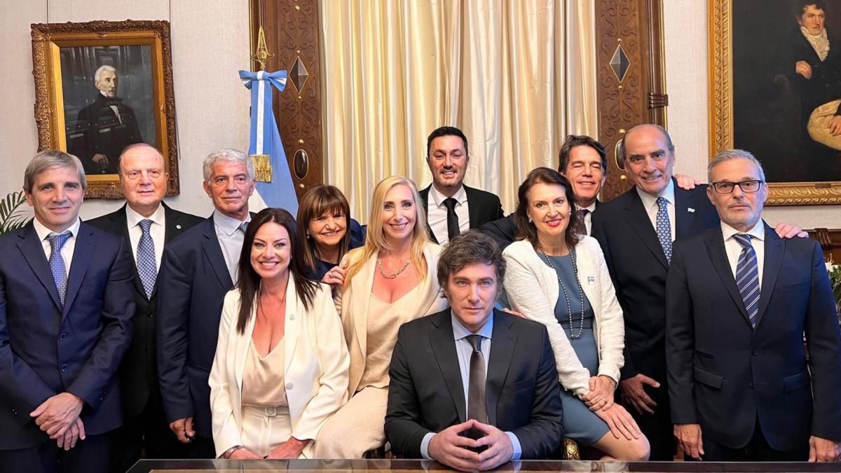 Javier Milei Encabeza Este Lunes La Primera Reunión De Gabinete De Su ...