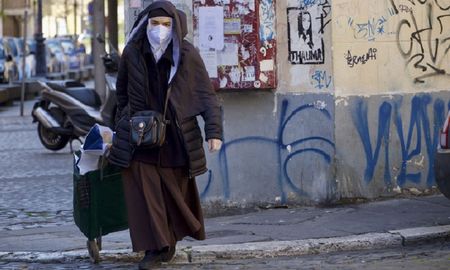 italia: inspectores recorreran los negocios para que se cumpla el distanciamiento entre clientes italia: inspectores recorreran los negocios para que se cumpla el distanciamiento entre clientes