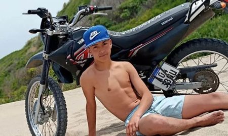 A mi sobrino le dieron un tiro, lo mataron de la nada y lo dejaron tirado como a un perro, expresó la mujer. A mi sobrino le dieron un tiro, lo mataron de la nada y lo dejaron tirado como a un perro, expresó la mujer.