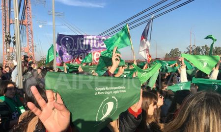 La marea verde organiza un encuentro para este sábado 28 de septiembre, en la plaza constituyentes de la ciudad de Santa Fe. La marea verde organiza un encuentro para este sábado 28 de septiembre, en la plaza constituyentes de la ciudad de Santa Fe.