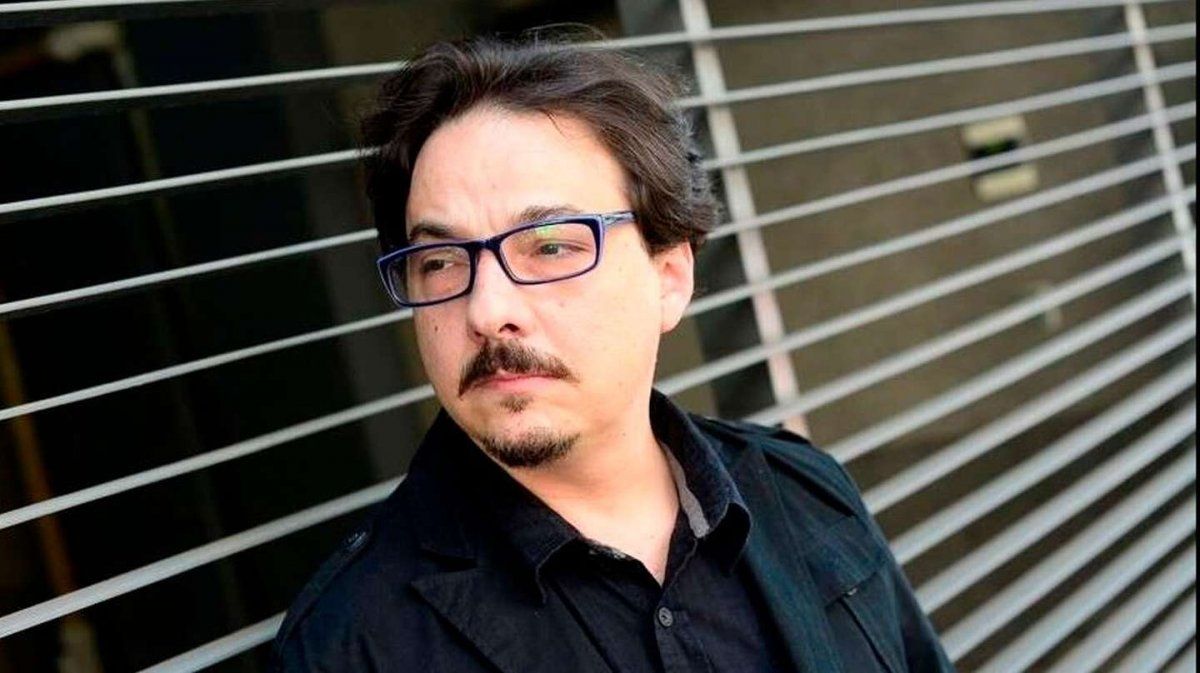 Fernán Mirás tiene 52 años.