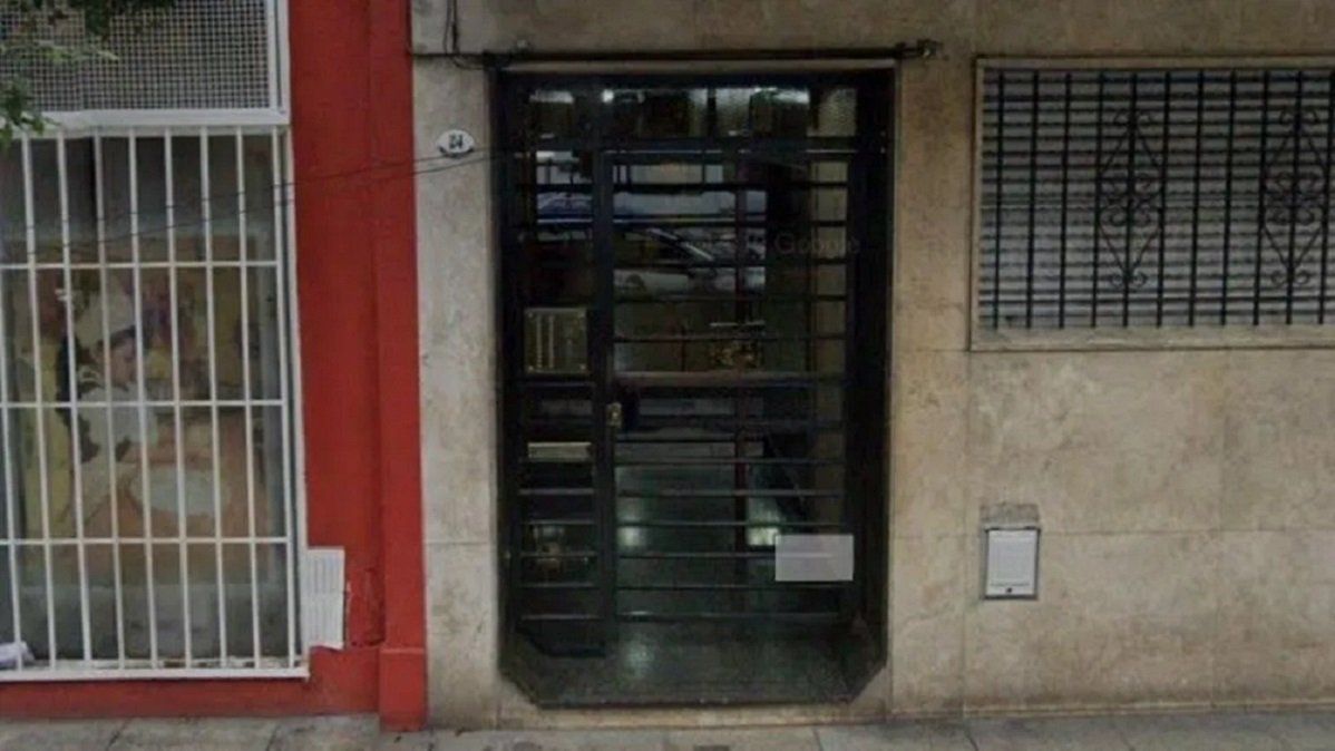 Acuchilló a su pareja en Almagro y luego se quitó la vida tirándose de un piso 11