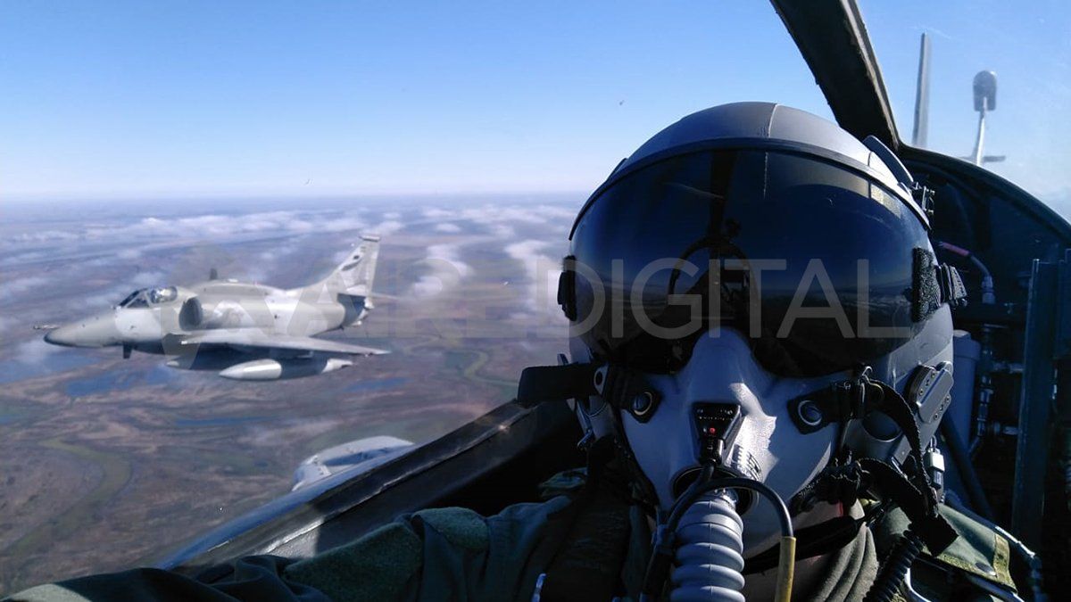 Selfie en el aire. Así rindieron homenaje a la bandera en Rosario. Las aeronaves vinieron de distintos puntos del país.