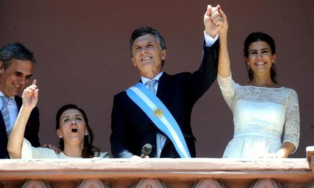 Con este mensaje, Juliana Awada no solo confirmó la ruptura, sino que también dejó en claro su intención de atravesar el proceso con calma, respeto y cuidado personal. Con este mensaje, Juliana Awada no solo confirmó la ruptura, sino que también dejó en claro su intención de atravesar el proceso con calma, respeto y cuidado personal.