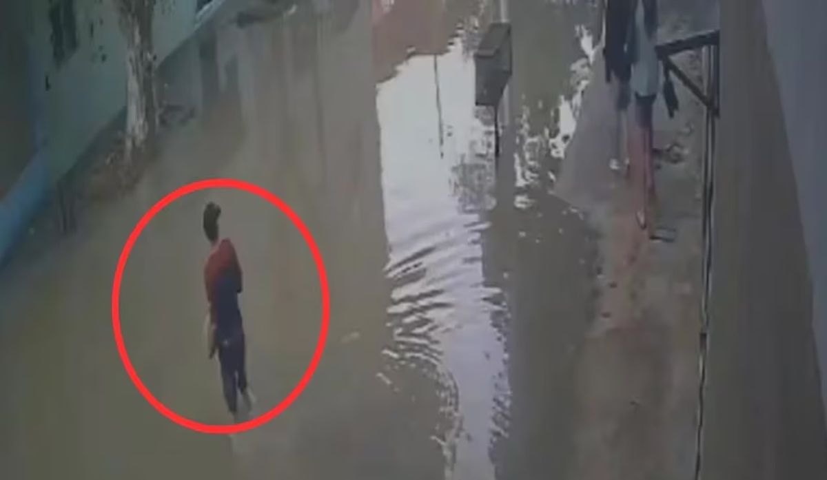 Tragédia en Valentín Alsina: un chico de 14 años se electrocutó jugando a la pelota en medio de la tormenta y está grave