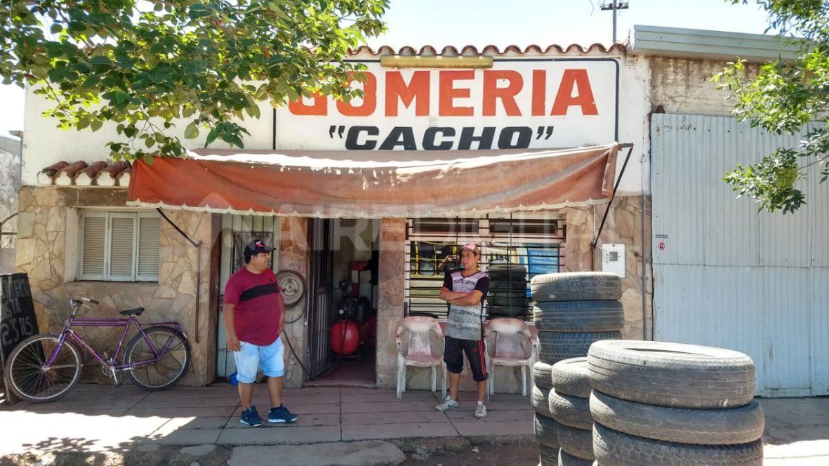 Gomería robada en avenida Peñaloza casi Gorriti