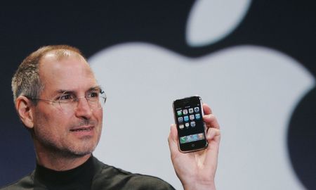Jobs durante la mítica presentación del primer iPhone, en enero de 2007 Jobs durante la mítica presentación del primer iPhone, en enero de 2007