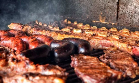 Paso a paso para preparar salmuera para el asado. Paso a paso para preparar salmuera para el asado.