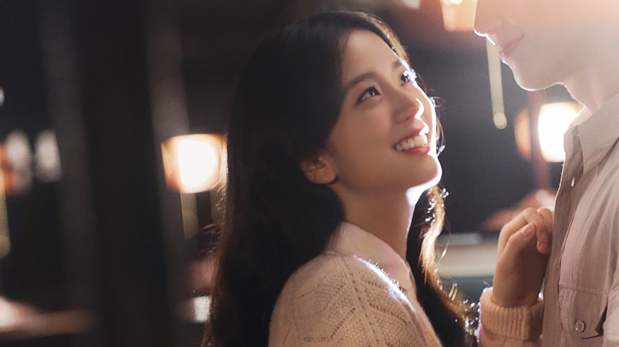 Jisoo de BLACKPINK gana en los Seoul International Drama Award por su papel en el K-drama Snowdrop.