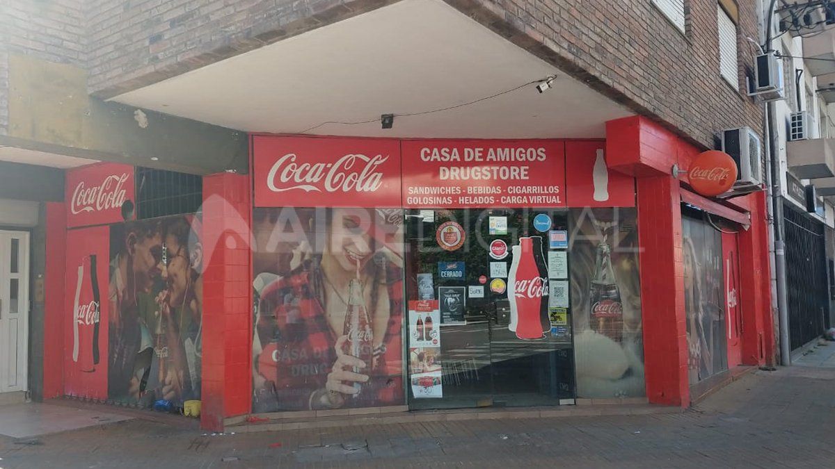Kiosco robado en 25 de mayo y Obispo Gelabert.