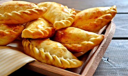 Las empanadas criollas son un plato delicioso y popular que es perfecto para cualquier ocasión. Las empanadas criollas son un plato delicioso y popular que es perfecto para cualquier ocasión.