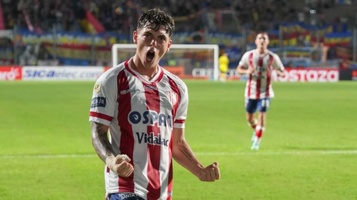 Jerónimo Dómina festejando su gol en Copa Argentina.