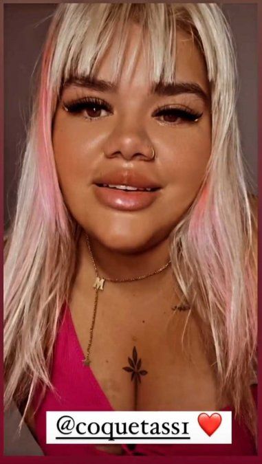 Morena Rial mostró sus pestañas XXL.