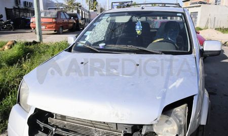 La pareja fue acribillada a balazos el lunes por la noche dentro de una Ecosport de color gris. La pareja fue acribillada a balazos el lunes por la noche dentro de una Ecosport de color gris.