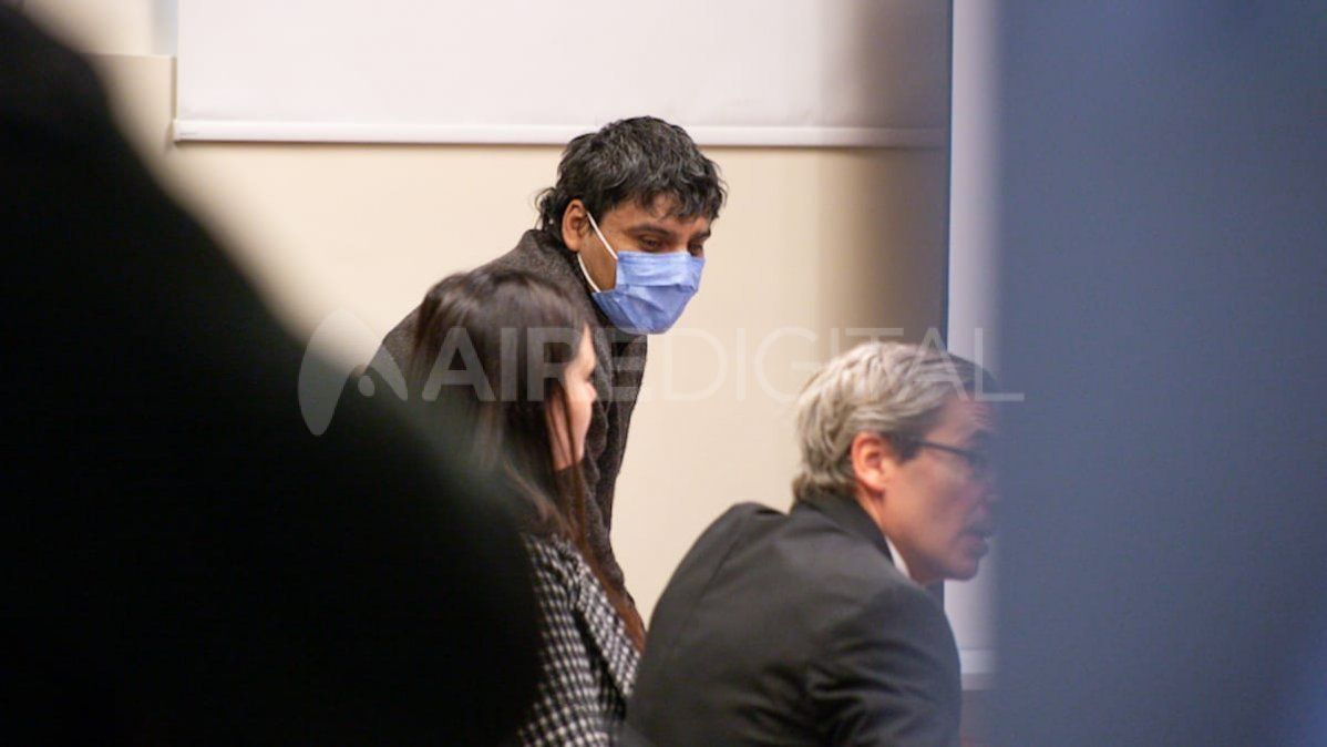 Al igual que en el ataque fatal a Vanesa Castillo, Cano atacó al personal del servicio con una Al igual que en el ataque fatal a Vanesa Castillo, Cano atacó al personal del servicio con una