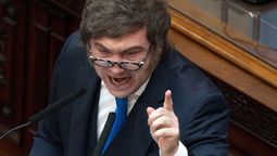 Javier Milei se ufana de haber domado a la política, pero en economía todavía tiene exámenes difíciles por rendir.