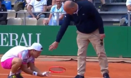 El tenista argentino se enfrentó a Karen Khachanov en el Masters 1000 de Montecarlo, pero terminó a los gritos. El tenista argentino se enfrentó a Karen Khachanov en el Masters 1000 de Montecarlo, pero terminó a los gritos.