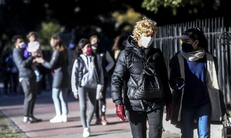 Lo que se evalúa es restringir aún más el aislamiento en el Área Metropolitana de Buenos Aires. Lo que se evalúa es restringir aún más el aislamiento en el Área Metropolitana de Buenos Aires.