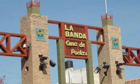 Santiago del Estero: una mujer murió al subirse al remís tras firmar el alta voluntaria Santiago del Estero: una mujer murió al subirse al remís tras firmar el alta voluntaria