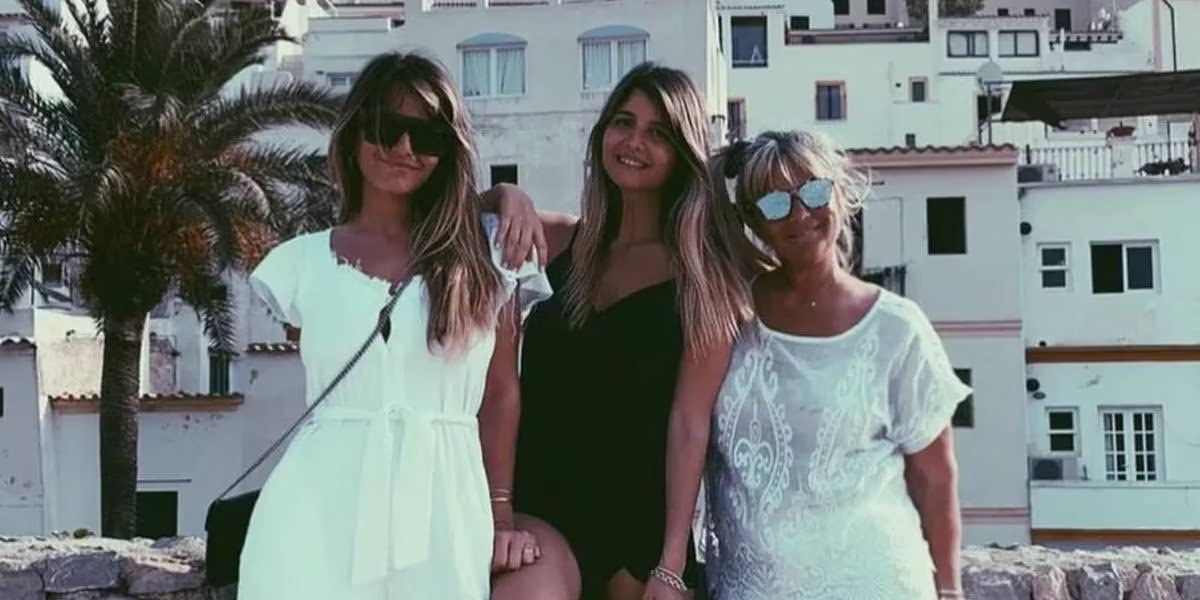 Gabriela, María y Delfina juntas. Gabriela, María y Delfina juntas.