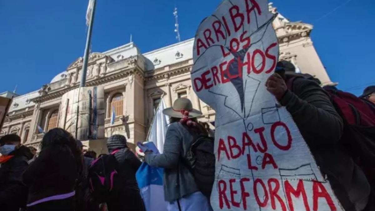 Distintas agrupaciones sociales y gremiales se mostraron en contra de la reforma constitucional en Jujuy.