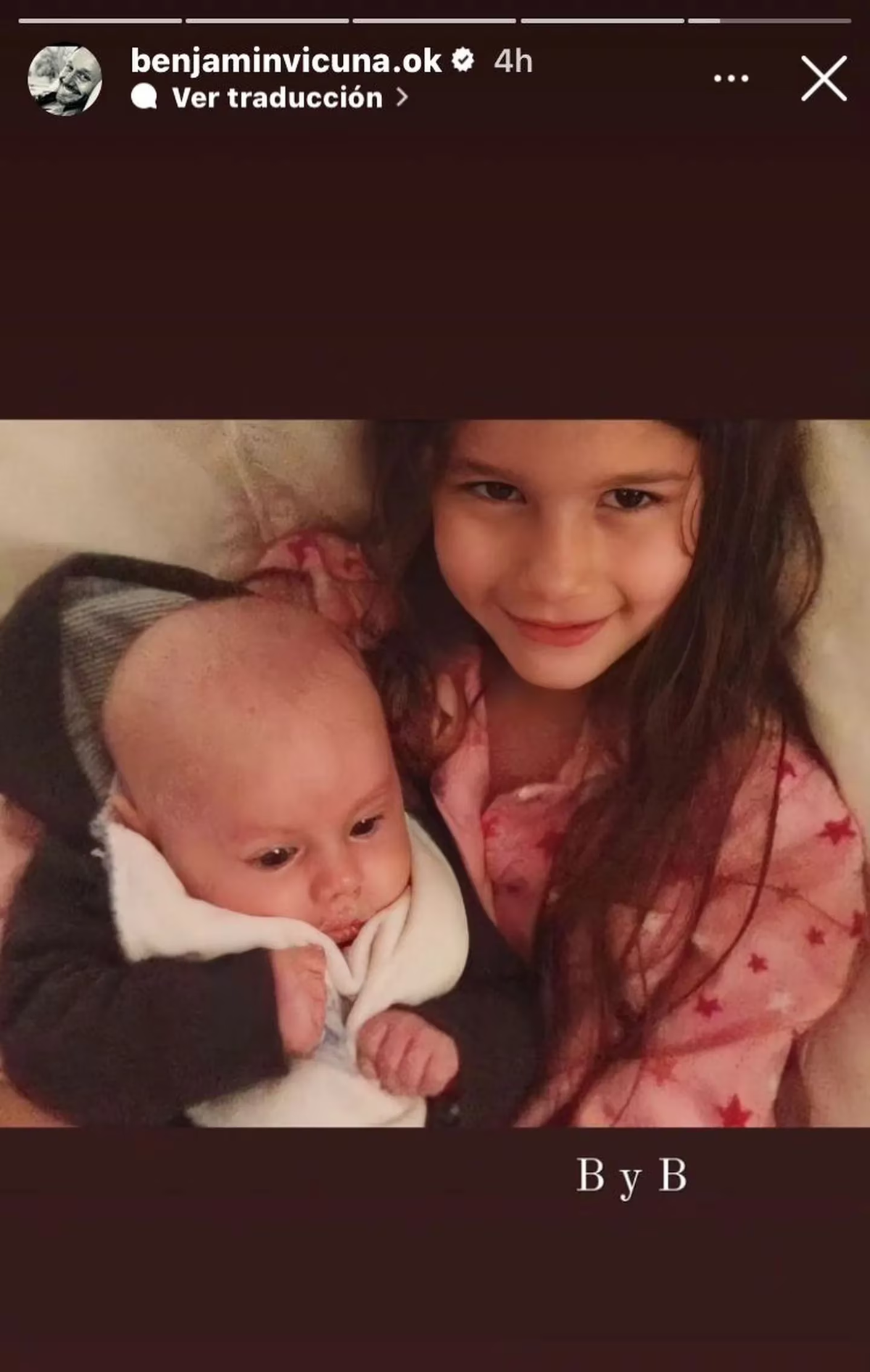Benjamín Vicuña compartió una adorable foto de Blanca Vicuña y su hermanito.