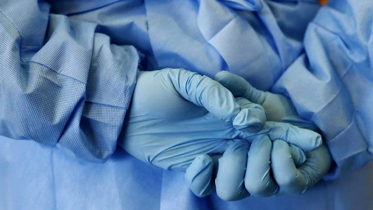 Se viralizó la imagen de la mano de una enfermera luego de horas de trabajo
