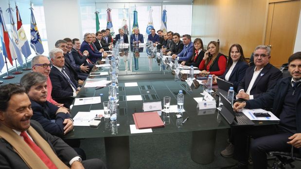 Los gobernadores se reunieron la semana pasada en la sede del CFI y acordaron reclamar en conjunto ante el gobierno nacional.