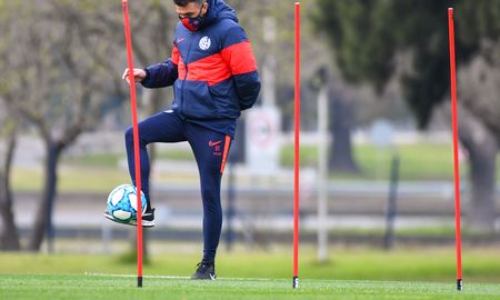 Mariano Soso renunció a San Lorenzo y es el octavo entrenador en dejar su cargo en la Copa Diego Maradona. Mariano Soso renunció a San Lorenzo y es el octavo entrenador en dejar su cargo en la Copa Diego Maradona.