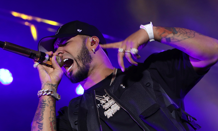 Anuel se refiere a Karol G en vez de a Yailin en pleno concierto Anuel se refiere a Karol G en vez de a Yailin en pleno concierto