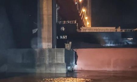 Cortan el tránsito en horario pico en el puente Zárate-Brazo Largo para remover el barco siniestrado Cortan el tránsito en horario pico en el puente Zárate-Brazo Largo para remover el barco siniestrado